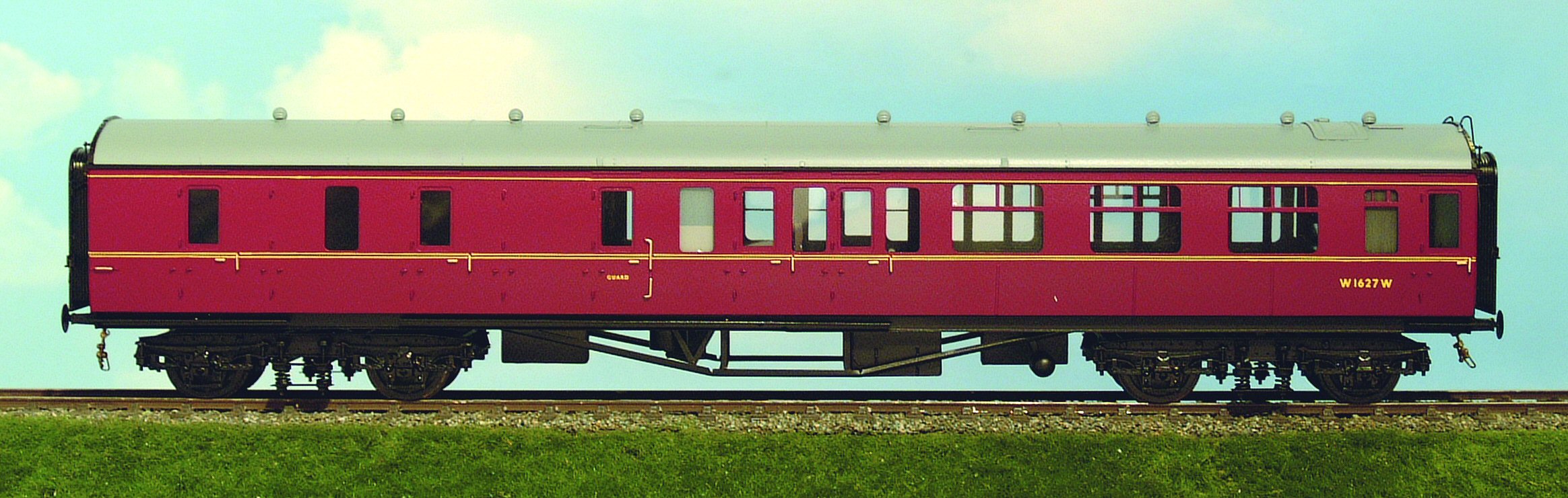BR Maroon livery on the Brake Second, Diagram D127