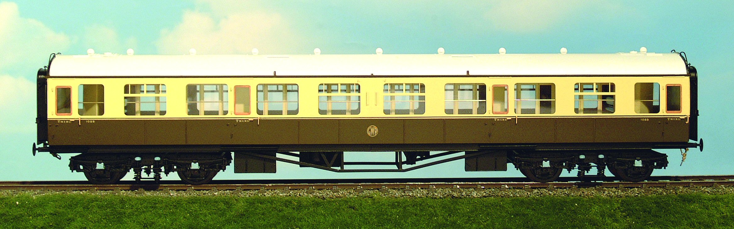 Painted example of a Diagram C77.  See the Gauge 1 Painting section for details of our painting service that is available on these coaches.