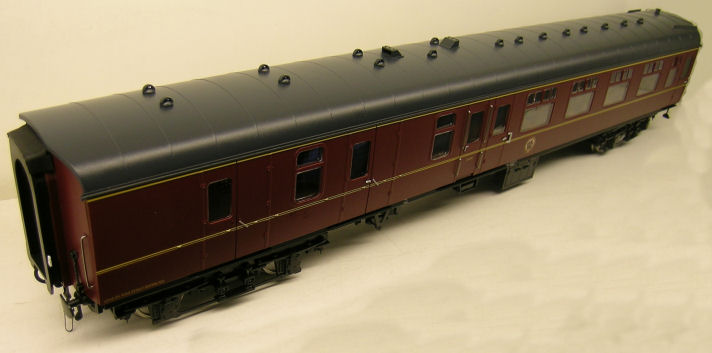 BR maroon BSK showing both end and roof detail