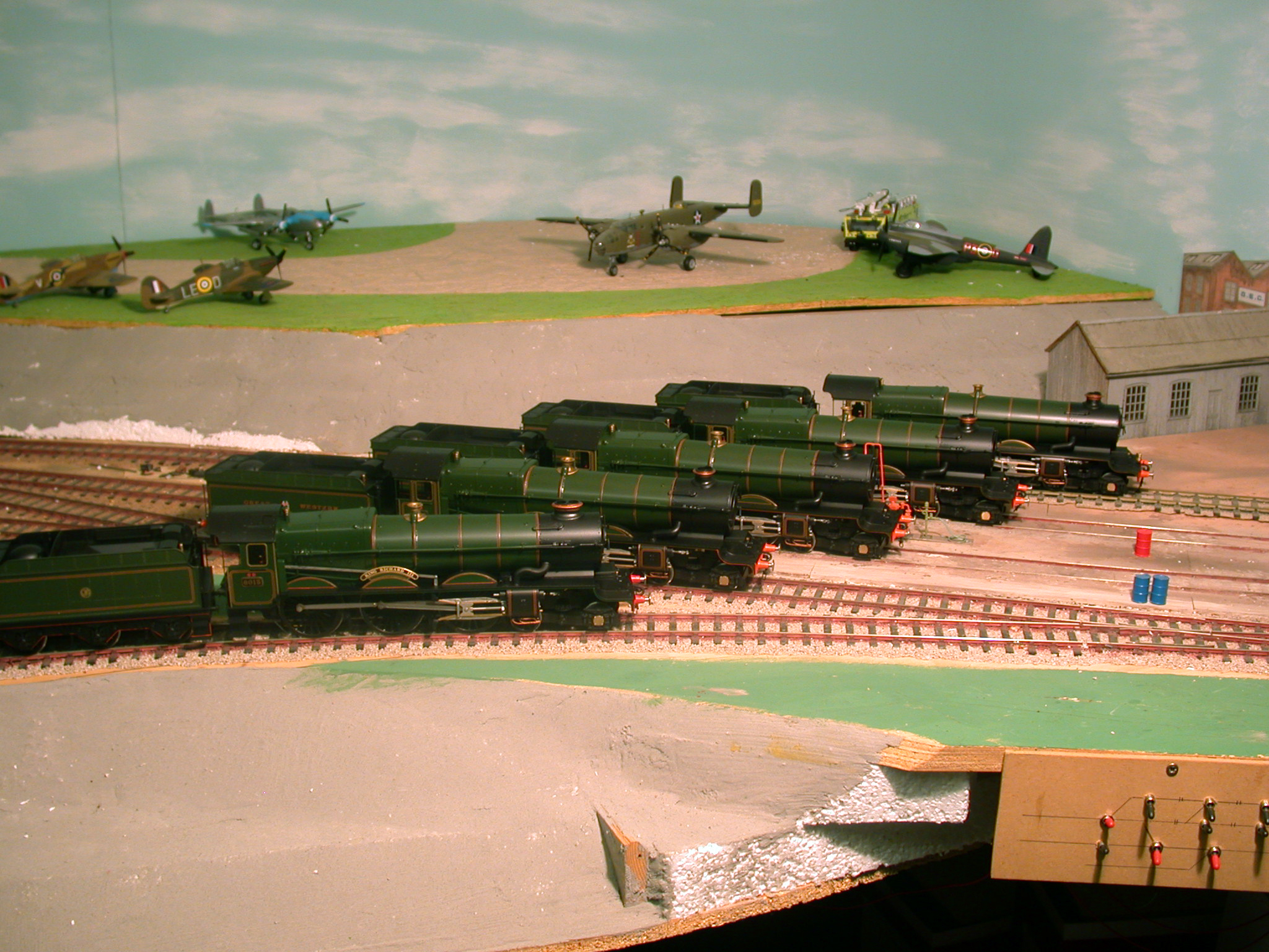 Five Tower Brass Kings looking rather spendid.  Thank to Model Rail for the image.